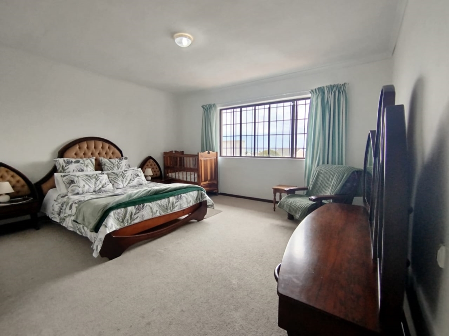 To Let 3 Bedroom Property for Rent in Country Club Western Cape